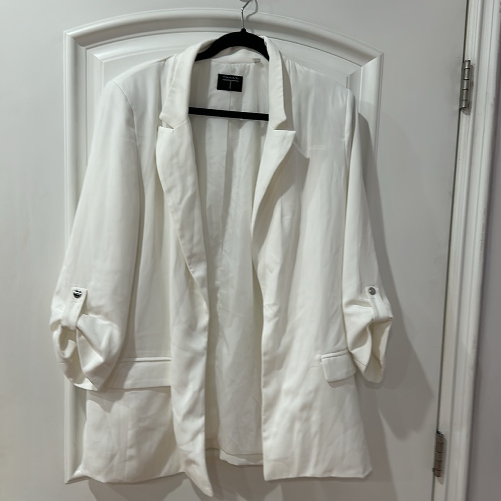 TAHARI WHITE BLAZERS SIZE XL/TG